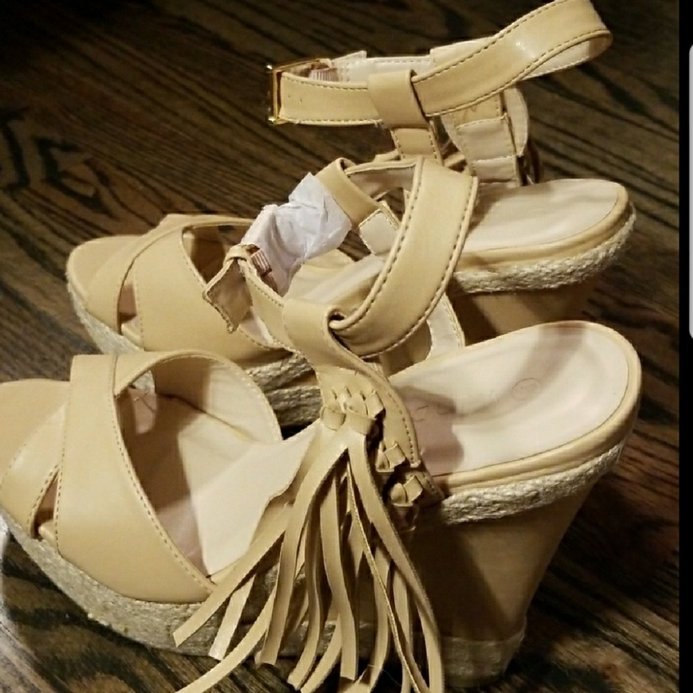 Wild Diva Lounge Wedge Shoes Size 9